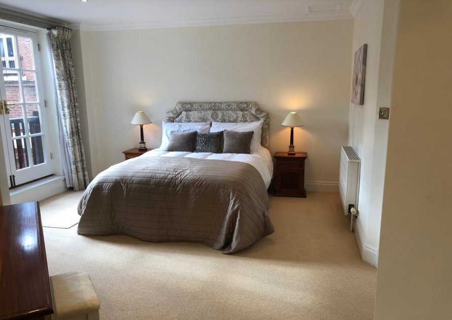 Riverside - 2 bedroom property in Eton UK